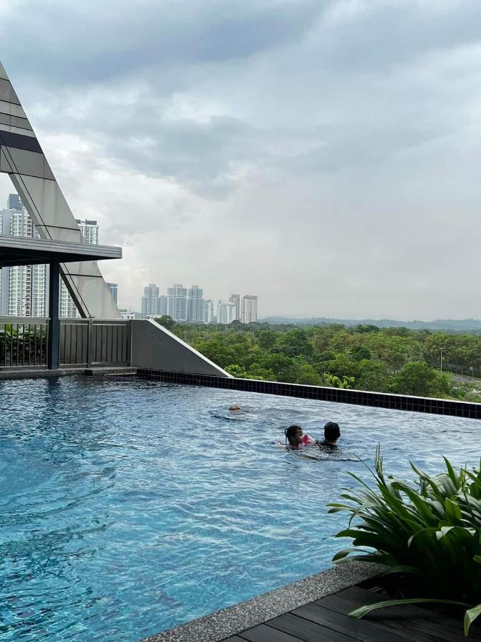 D Bunga مسلم Homestay Pool View Legoland Nusajaya Nusajaya  Exterior foto