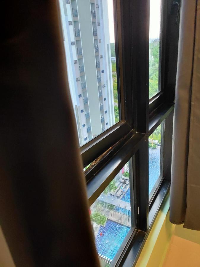 D Bunga مسلم Homestay Pool View Legoland Nusajaya Nusajaya  Exterior foto