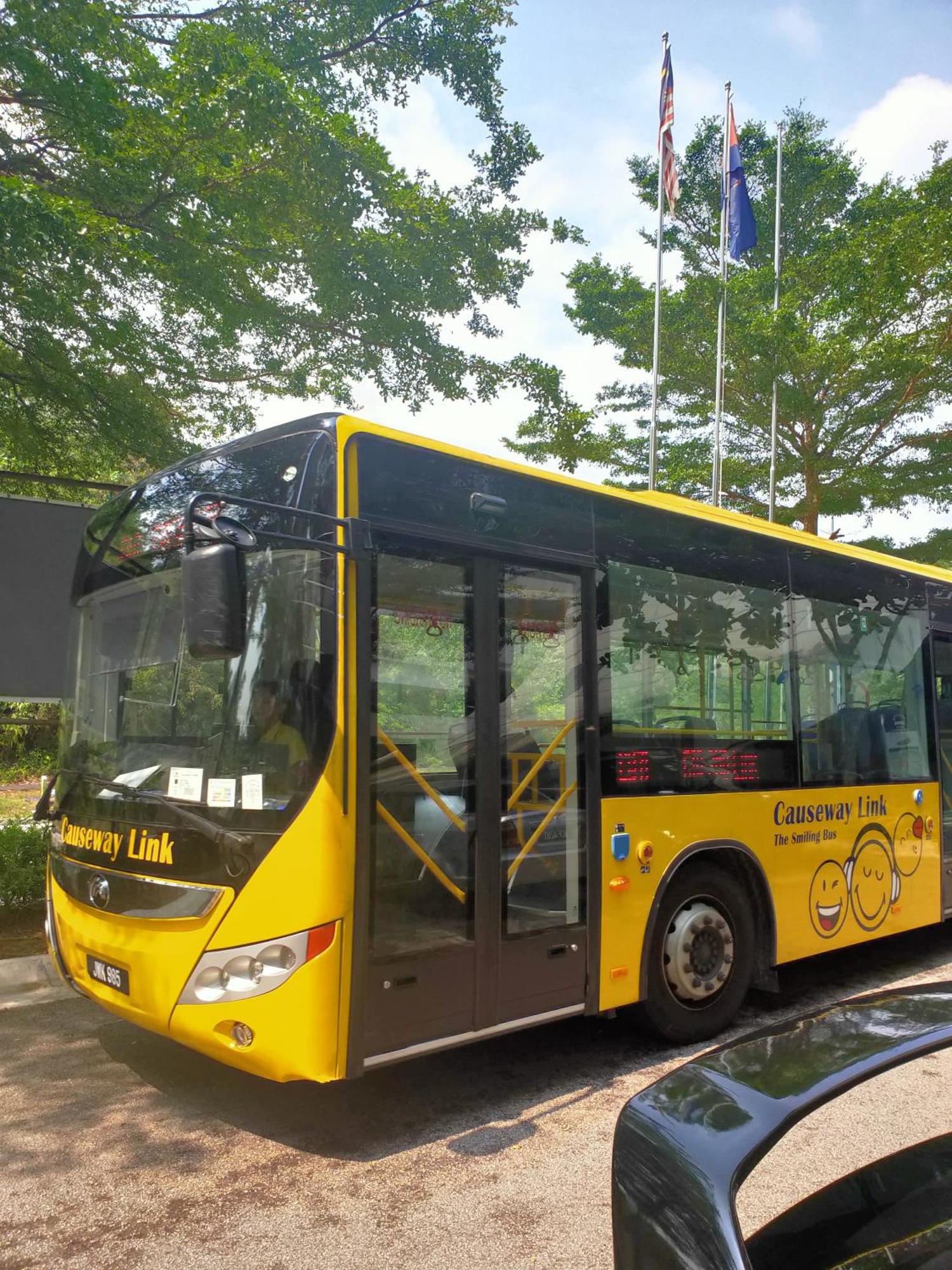 D Bunga مسلم Homestay Pool View Legoland Nusajaya Nusajaya  Exterior foto